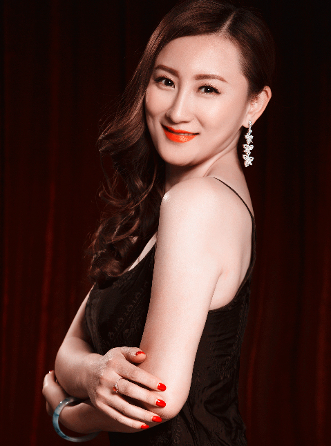 杨志刚妻子是谁，杨志刚妻子（干妈张少华出院特意来接）