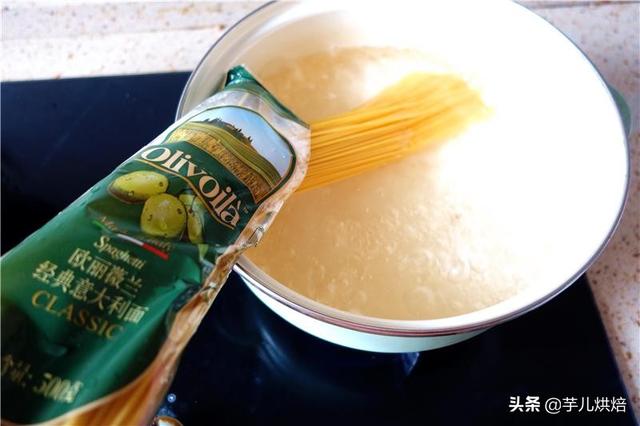 番茄意大利面的做法，番茄意大利面最简单好吃的做法（手把手教你做番茄意大利面）