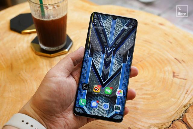 荣耀p30pro，p30pro升级鸿蒙系统（一位面面俱到的艺术生丨模范评测）