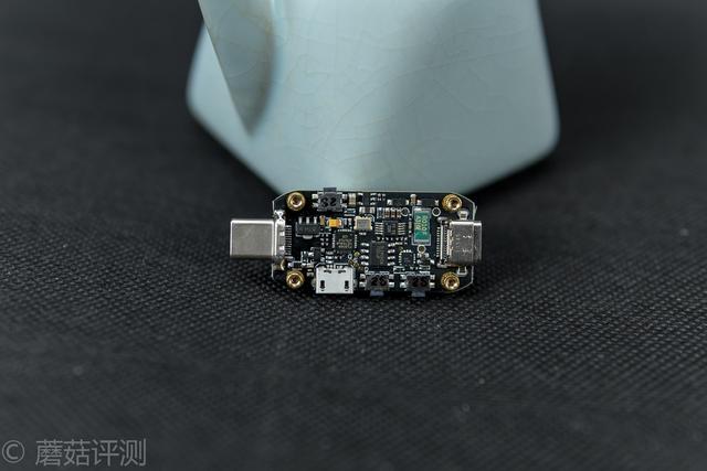 usb电压是多少，usb电压是多少伏（更轻、更薄、更好用——精密USB电压电流表你可以看看这个）