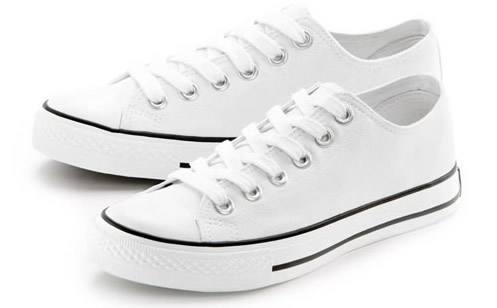 白布鞋怎么能洗的更白更干净，怎样洗白布鞋又快又干净（白色帆布鞋学会这几招清洗特别简单）