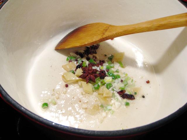 生姜炒米粥的功效与作用，生姜煮小米粥有哪些功效（材质便宜制作简单）