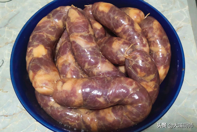腊肉肠怎么做好吃，怎么做腊肠的好吃（饭店不外传的腊肠做法）