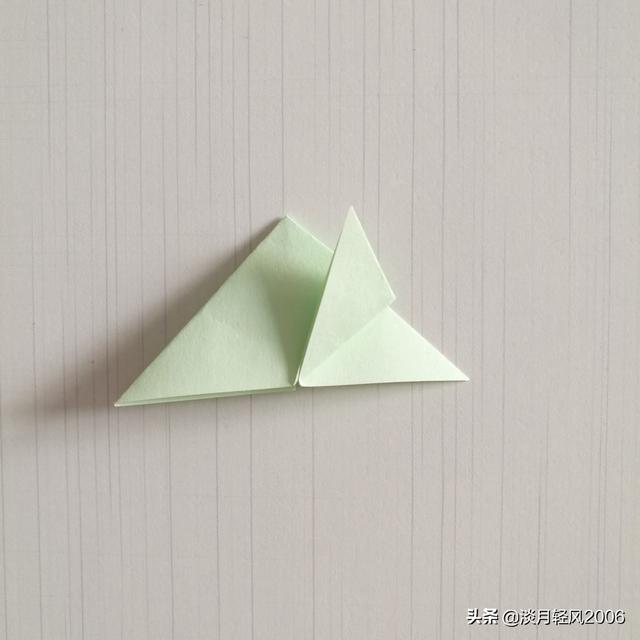 手工青蛙的折纸方法，教你手工折纸青蛙的几种方法（折纸小青蛙教程）