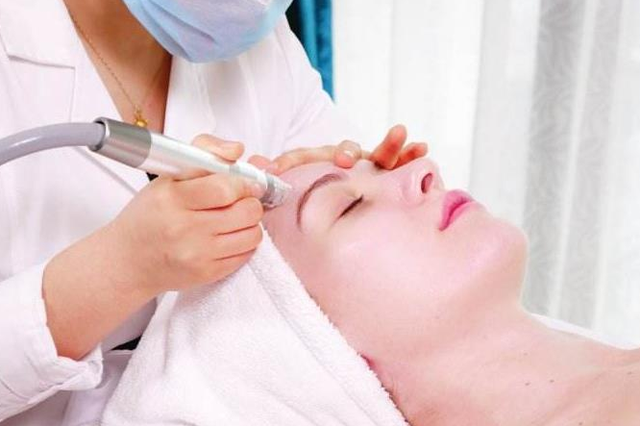 小气泡清洁的危害，小气泡清洁原理带来什么好处（但是会使毛孔变大吗）