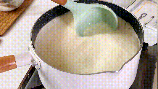 兰州牛奶醪糟的做法，兰州的牛奶醪糟怎么做（牛奶鸡蛋醪糟怎么煮不结块）