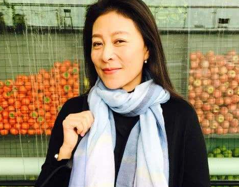 岳红的前夫是谁，国家一级演员岳红23岁成影后