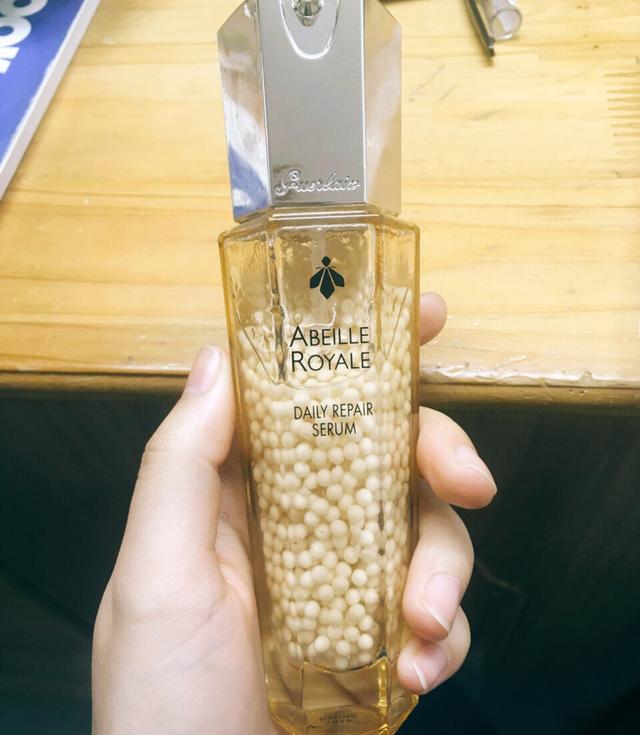 雅诗兰黛线雕精华，雅诗兰黛线雕精华效果怎么样（大牌抗皱精华测评）