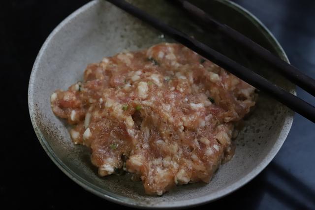 生煎饺子怎么煎，水煎饺子怎么煎才好吃（皮焦馅嫩超美味）