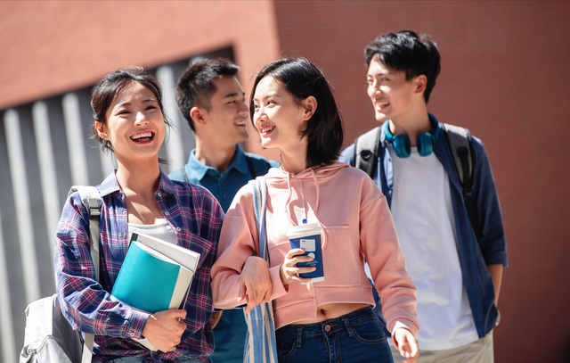 大学当选班长应该做些什么，大学里当班长要做什么（大学期间很有面子的班干部）