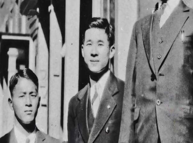 高士其简介，他拿起搁置40年的笔（高士其简介100字）