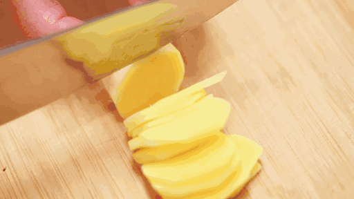 晚上吃姜赛砒霜，晚上吃姜赛砒霜是真的吗（多年的疑问终于解开了）