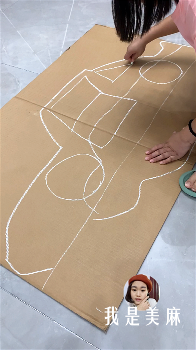 怎么做机器人，怎么做机器人手工制作（这个爸爸做了个变形金刚）