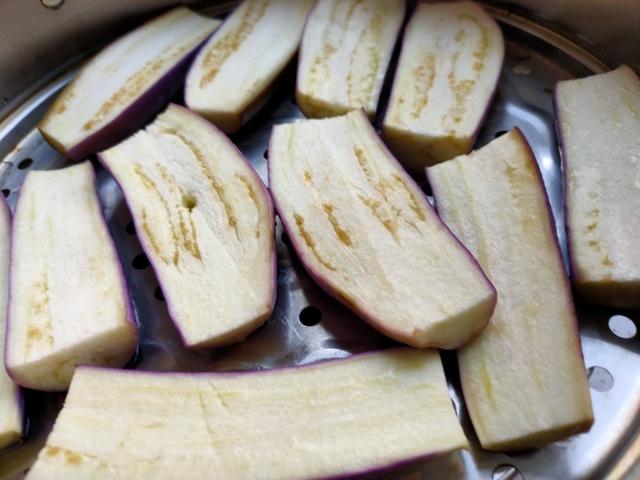蒸茄子需要多长时间，蒸茄子怎么看熟没熟（多做1个步骤）
