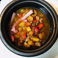 手抓羊肉饭的做法，手抓羊肉饭各种做法（电饭煲就能做的手抓羊肉饭）