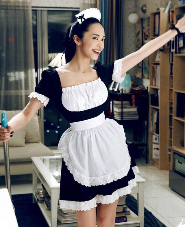 范冰冰女仆装惊艳，李晨范冰冰撒娇式拥抱（女星同穿女仆装：杨幂可爱）
