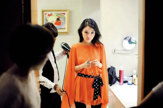 郭美美事件是怎么回事，郭美美事件始末（“炫富网红鼻祖”郭美美的堕落史）