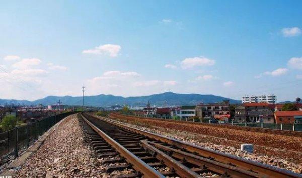 荆岳铁路开通时间，史上最长最先进重载铁路10月1日通车