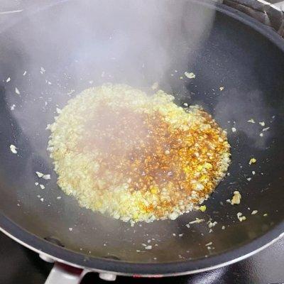 大虾粉丝蒜蓉做法，蒜蓉粉丝大虾的做法（做出的蒜蓉粉丝蒸虾越吃越香）