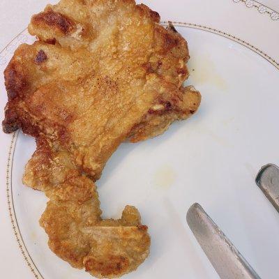 炸猪排的做法，怎样炸猪排又嫩又好吃（老妈做的猪排这样做真的是太好吃了）