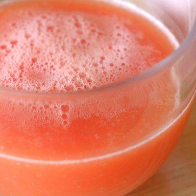 西红柿榨汁需要去皮吗，西红柿能榨汁吗怎么榨（#一周减脂不重样#酸甜番茄汁）