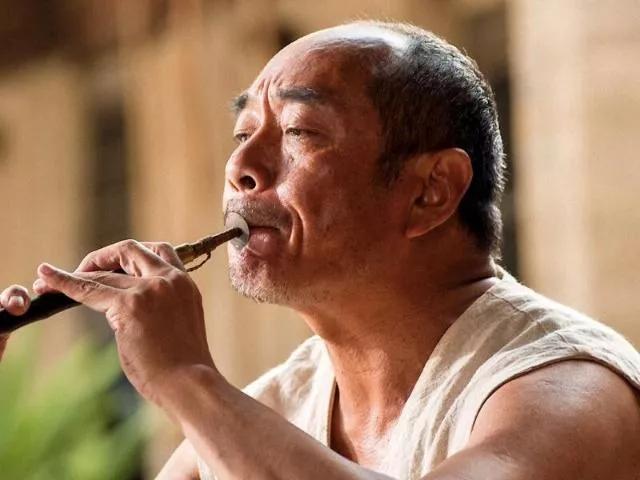 出品人下跪，半个电影圈大佬发声助阵，《百鸟朝凤》刺痛了谁？