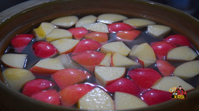 如何熬梨汤止咳化痰窍门，化痰止咳梨汤做法（润肺止咳化痰的苹果雪梨汤）