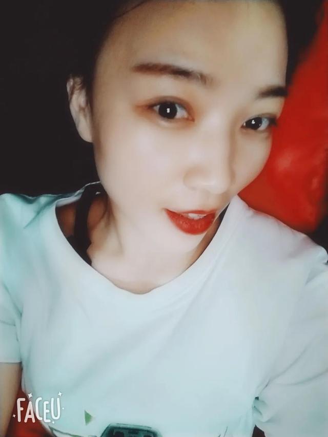 羞答答的玫瑰歌词，羞答答的玫瑰静悄悄地开歌词（羞答答的玫瑰就像你）