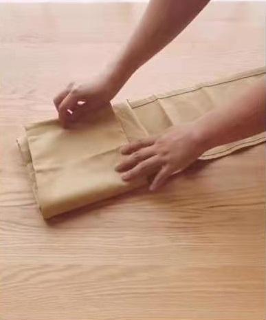 裤子怎么叠成小圆筒 裤子叠成小圆筒的方法，裤子怎么叠成小圆筒（如何快速折叠收纳裤子）