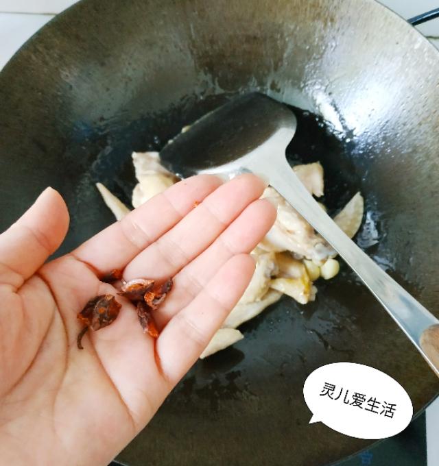 冷冻鸡肉怎么做好吃又嫩，冷冻鸡翅做出的“红烧鸡翅”比新鲜鸡肉还好吃