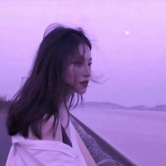 紫色系女生头像，紫色系女生头像动漫微信（我该用什么去纪念你在我的青春里闪耀过）
