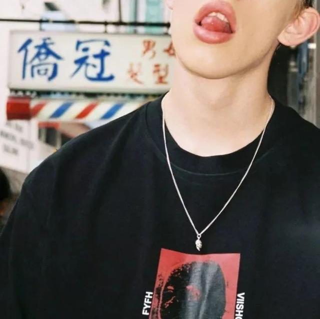 男头。忘掉种过的花，微信头像，男头。忘掉种过的花，重新开始。（“其实我不太懂喜欢）