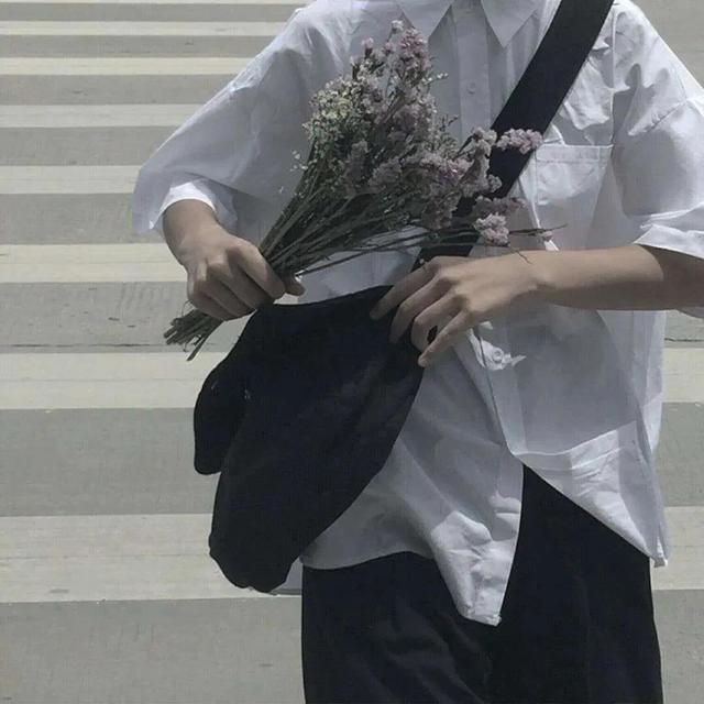 QQ孤独男生网名大全，qq网名一个人孤单男生微信昵称（王者荣耀游戏网名男高傲冷漠很惊艳-可爱点）