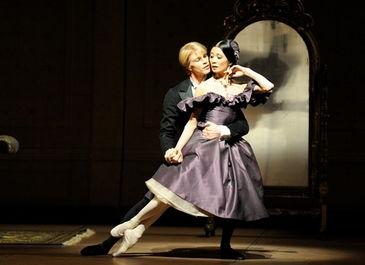 茶花女简介，18分钟读小仲马的《茶花女》（茶花女简介英文）