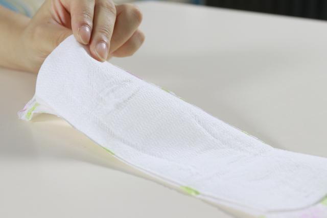 卫生巾有什么用，卫生巾用什么材质的比较好（卫生巾竟然还能有这7种用法）
