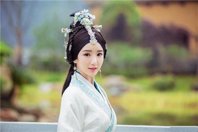 微微一笑很倾城演员表，微微一笑很倾城电视剧演员表（《甄嬛传》已过10年）