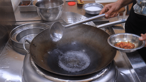 豆腐汤的做法，豆腐汤的做法家常菜简单的做法（一块豆腐、两个西红柿）