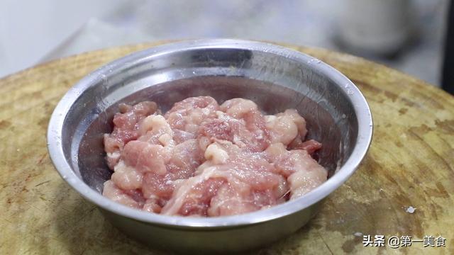 锅包肉的汁怎么调，锅包肉的家常调汁（厨师长教你做锅包肉）