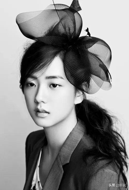 李夏怡 rose音译，卡其色李夏怡rose音译（队友和她合照就像公开处刑）