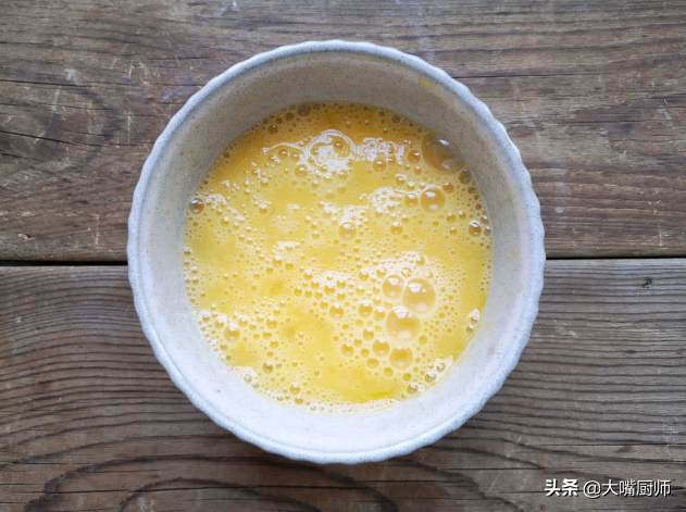 西红柿炒鸡蛋的制作步骤，制作西红柿炒鸡蛋需要的步骤（吃了30年的西红柿炒蛋）