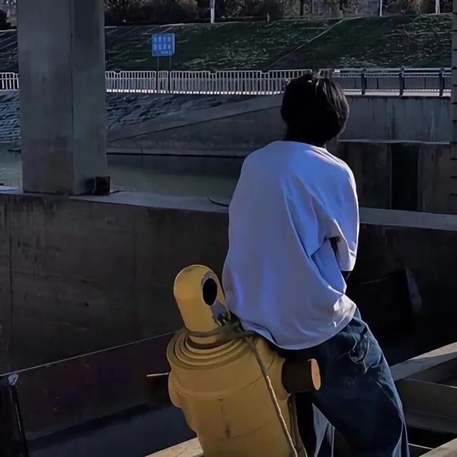 好看的男头，微信头像，好看的男头（好看帅气的个性男头像）