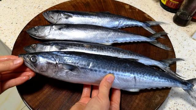 黄花鱼是深海鱼吗，带鱼黄花鱼是深海鱼吗（菜市场看见千万别手软）