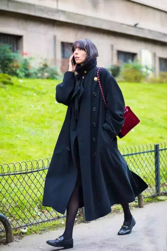 枣红色最佳颜色搭配，暗枣红色的最佳搭配色（亮眼气质又不容易出错）