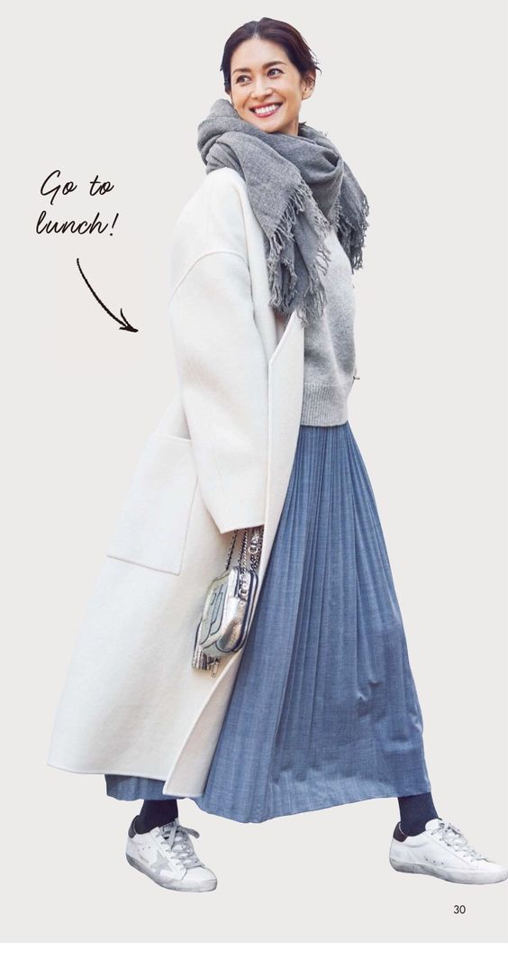 蓝色配什么颜色，蓝色配什么颜色上衣（穿“蓝+白”准没错）