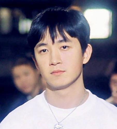 董洁和王大治结婚照，董洁和王大治结婚照片视频（才发现董洁婚内出轨王大治）