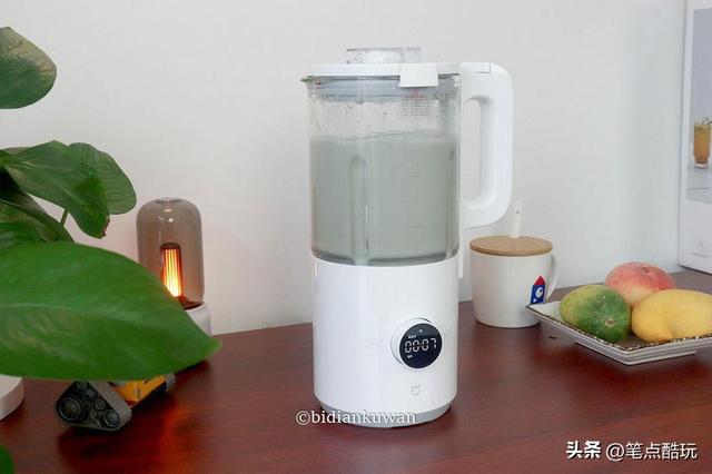 小米破壁机怎么使用，小米破壁机怎么使用教程（米家智能小破壁料理机体验）