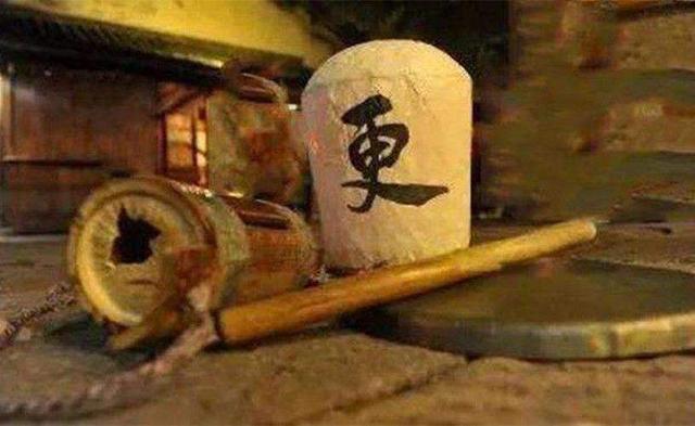 包含有16个外国典故的一幅绝妙对联，创意春联怎么做（七副耳熟能详的千古名联）