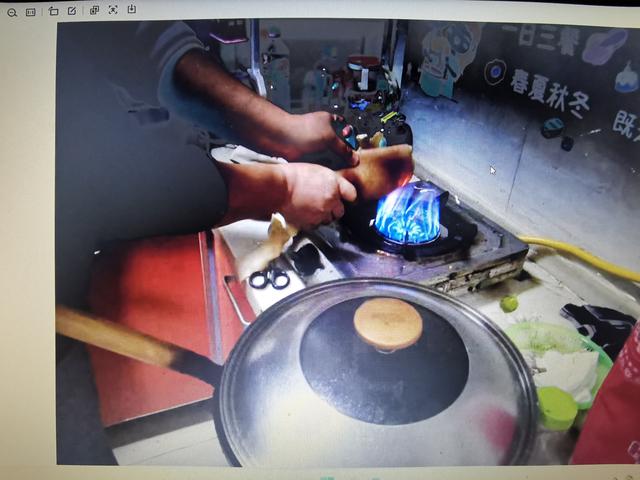 制作肉皮冻方法，肉皮冻最正宗的做法和步骤（猪皮冻家常做法）