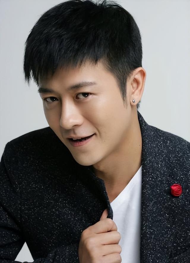 林申老婆杨雨辰资料,杨雨辰和林申婚纱照(林雨申却从不炒作低调演戏)