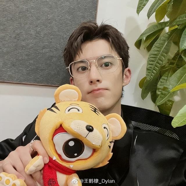 我错了，我错了我真的错了我从一开始就不应该嫁过来（王鹤棣插队被批没素质图片）